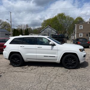 JEEP GRAND CHEROKEE ALTITUDE - 10