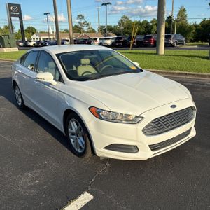 FORD FUSION SE - 10