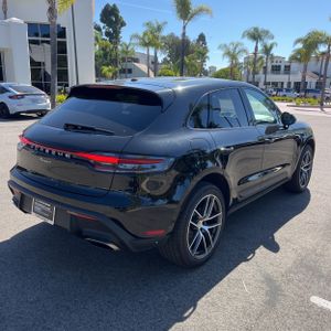 PORSCHE MACAN - 8