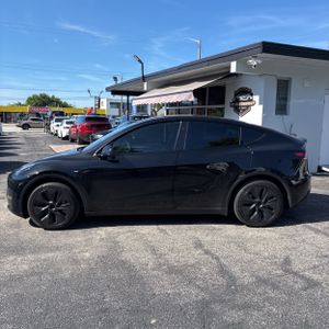 TESLA MODEL Y LONG RANGE - 3