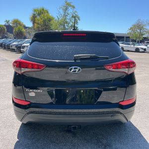 HYUNDAI TUCSON SE - 7