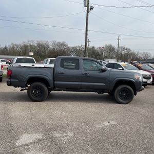 TOYOTA TACOMA SR V6 - 10