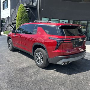 2025 Chevrolet TRAVERSE LT — фото 5