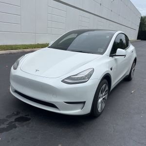 TESLA MODEL Y LONG RANGE - 1