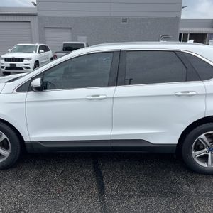 FORD EDGE SEL - 4