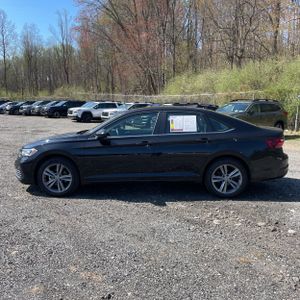 VOLKSWAGEN JETTA SE - 3