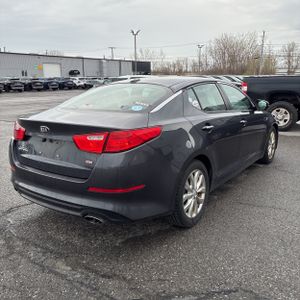 KIA OPTIMA LX - 8
