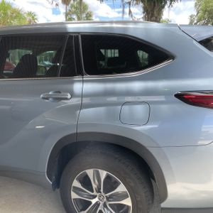 2022 Toyota HIGHLANDER XLE photo 5