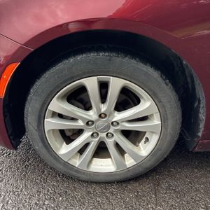 2016 Chrysler 200 LIMITED — миниатюра 17