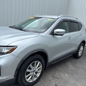 2017 Nissan ROGUE SV 照片 2