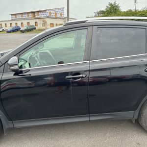 2013 Toyota RAV4 XLE photo 4