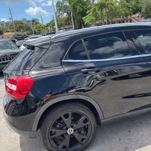 MERCEDES-BENZ GLA - 9