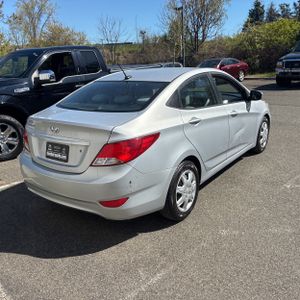 HYUNDAI ACCENT - 8