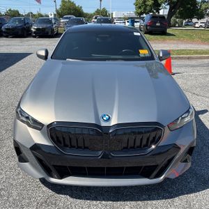 صورة مصغرة 15 لـ 2026 BMW 550E XDRIVE