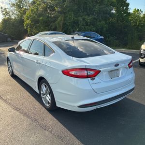FORD FUSION SE - 4