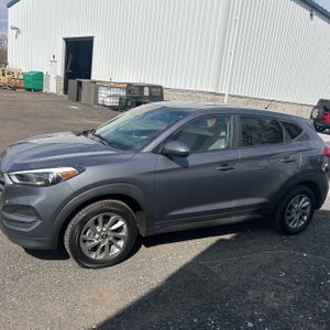 HYUNDAI TUCSON SE - 3