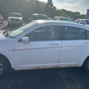 2011 Chrysler 200 TOURING photo 4