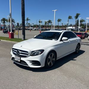 MERCEDES-BENZ E-CLASS - 1