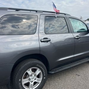 2015 Toyota SEQUOIA SR5 照片 9