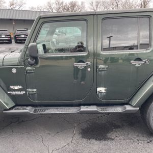 JEEP WRANGLER UNLIMITED SAHARA - 4