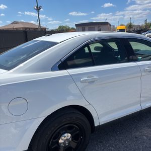 FORD TAURUS POLICE INTERCEPTOR - 9