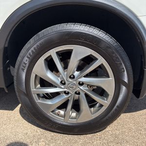 2015 Nissan ROGUE SL — миниатюра 18