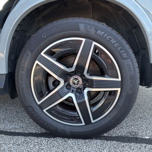 2025 Mercedes-BENZ GLC thumbnail 18