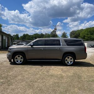 CHEVROLET SUBURBAN PREMIER - 3