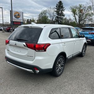 MITSUBISHI OUTLANDER ES - 8