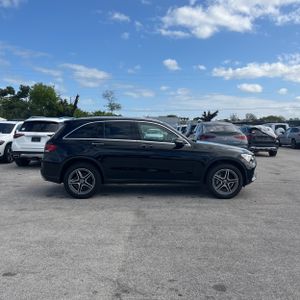 MERCEDES-BENZ GLC - 10