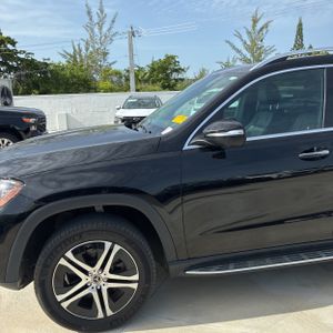 2022 Mercedes-BENZ GLS photo 2