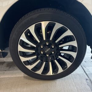 2023 Lincoln NAVIGATOR L BLACK LABEL thumbnail 20