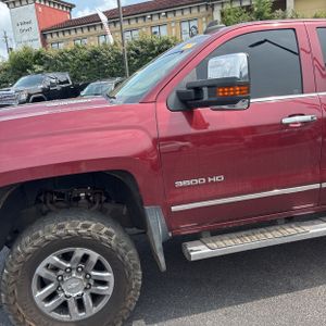 CHEVROLET SILVERADO - 2
