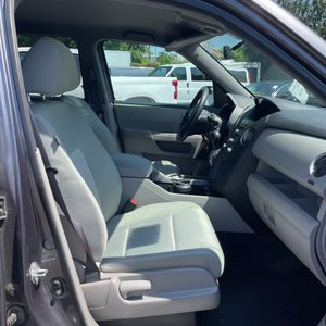 2015 Honda PILOT LX — миниатюра 32