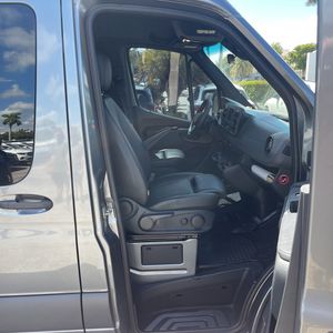 2019 Mercedes-BENZ SPRINTER 2500 — миниатюра 32