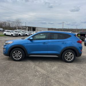 HYUNDAI TUCSON SE - 3