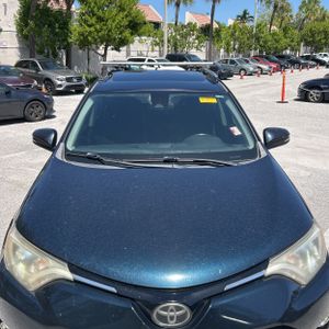 صورة 15 لـ 2018 Toyota RAV4 XLE