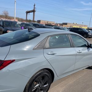 HYUNDAI ELANTRA SEL - 9