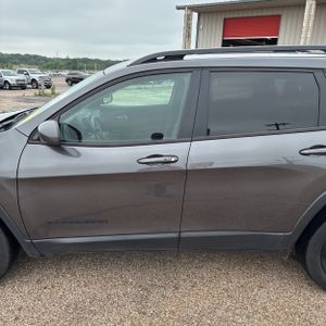 JEEP CHEROKEE ALTITUDE - 4