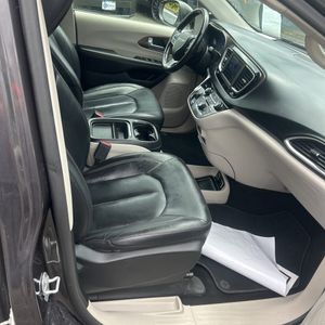 2019 Chrysler PACIFICA TOURING L — миниатюра 32