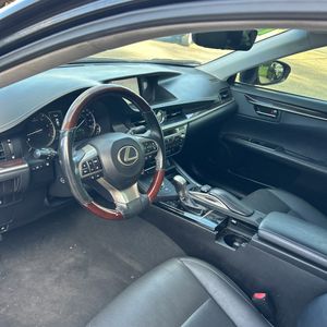 صورة 36 لـ 2018 Lexus ES 350 BASE