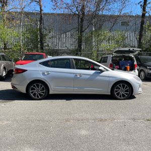 HYUNDAI ELANTRA LIMITED - 10