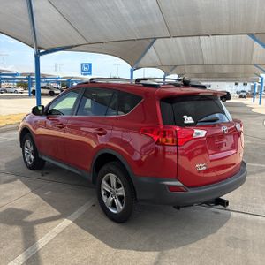 صورة 5 لـ 2014 Toyota RAV4 XLE