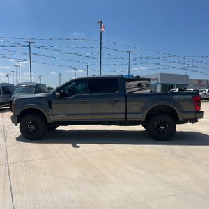 FORD F-250 SUPER DUTY LARIAT - 3