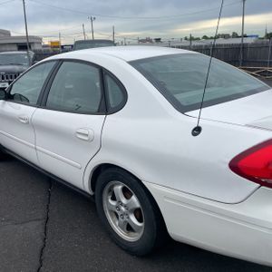 FORD TAURUS SE - 6