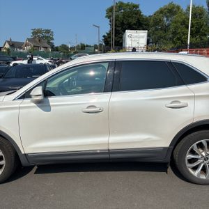 صورة 4 لـ 2019 Lincoln MKC SELECT