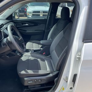 2023 Chevrolet TRAILBLAZER LT — фото 32