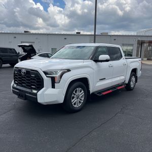 TOYOTA TUNDRA - 1