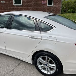 FORD FUSION SE - 6