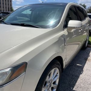 صورة مصغرة 56 لـ 2014 Lincoln MKT BASE